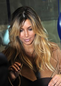 coloration cheveux kim kardashian
