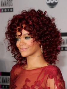 coloration cheveux rouge acajou
