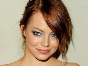 couleur cheveux yeux bleus peau claire